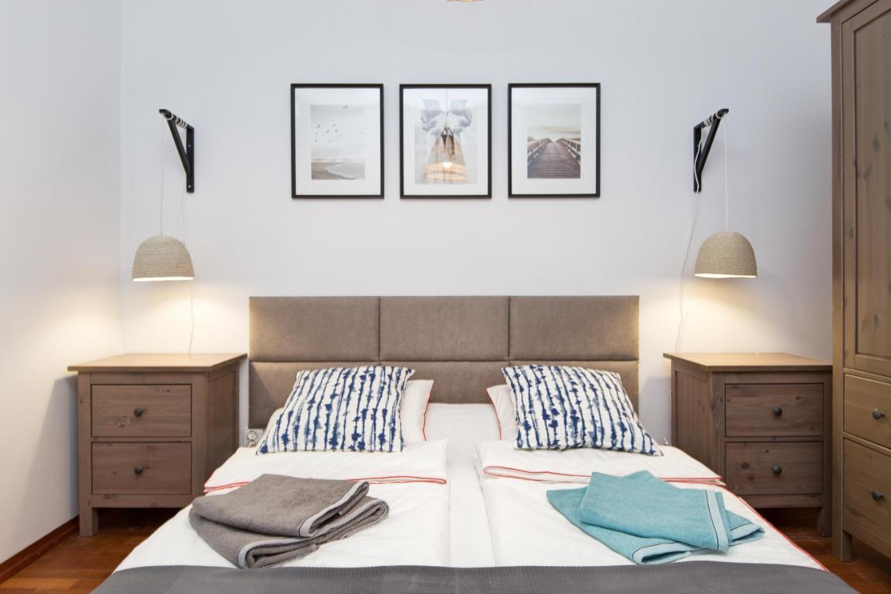 Apartament Nadmorski Dwor กดัญสก์ ภายนอก รูปภาพ